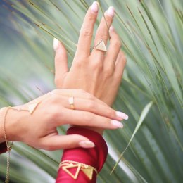 Trójkątny, regulowany pierścionek by Klaudia Nieścior (R25/KN/05AU)